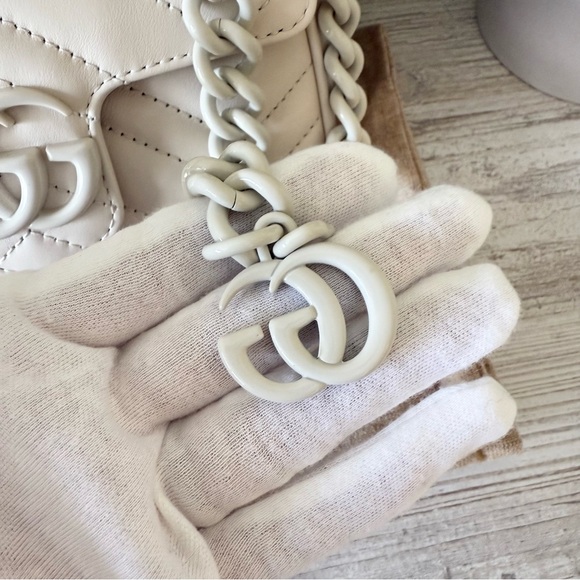 New Gucci Marmont GG belt shoulder leather mini bag with chain size 65 white - Picture 3 of 15